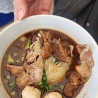 ถวายบัว Thawai Bua Cuisine & Cafe