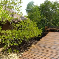 เดอะบลูสกายรีสอร์ทเกาะพยาม