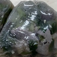 เมนูของร้าน ต้มเลือดหมูศรีย่าน  ก๋วยจั๊บญวน  ก๋วยเตี๋ยวหมูต้มยำ  เย็นตาโฟ ไม่มีสาขา