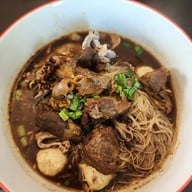 ถวายบัว Thawai Bua Cuisine & Cafe