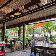 อีสานริมหาด เขาหลัก