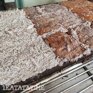 ขนมบ้าบิ่นมะพร้าวอ่อน หน้าธ.ธนชาต ตลาดนครปฐม 0700-1300