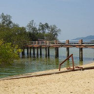 เดอะบลูสกายรีสอร์ทเกาะพยาม
