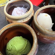 Mo-Mo-Paradise คริสตัล ดีไซน์ เซ็นเตอร์