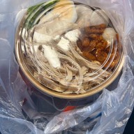 พชร หมี่ไก่ฉีก & ข้าว ชา กาแฟ