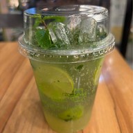 เมนูของร้าน The Salad Concept ถนนคชสาร