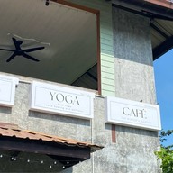 the SISTER's samui café by Baan Sala LungDam