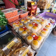 บรรยากาศ เจ๊ตอง โจ๊กหมู / เมี่ยงปลาเผา / อาหารตามสั่ง