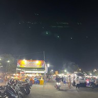 ตลาดโต้รุ่ง องค์พระปฐมเจดีย์