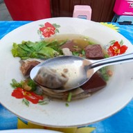 เมนูของร้าน เจ๊ตอง โจ๊กหมู / เมี่ยงปลาเผา / อาหารตามสั่ง