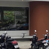 Away Coffee & Co. สาขาโรงแรมบุรีศรีภู