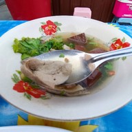 เมนูของร้าน เจ๊ตอง โจ๊กหมู / เมี่ยงปลาเผา / อาหารตามสั่ง