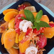 ตำยกครก หน้าวัดพระเมรุ