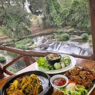 ครัวน้ำตก