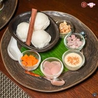 เสน่ห์จันทน์ กลาสเฮาส์ แอทสินธร