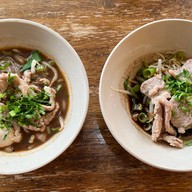 ก๋วยเตี๋ยวเรือเข้าท่า สาขาสุขุมวิท 93