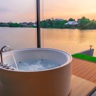 เรือนชายน้ำ  cafe&restaurant