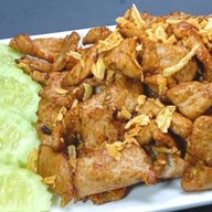 ส้มตำ -ลาบอุบล  กาญ ส้มตำ-ลาบอุบล  กาญ