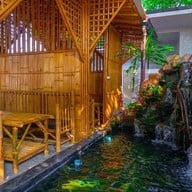 บรรยากาศ เรือนชายน้ำ  cafe&restaurant