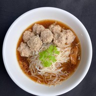 ก๋วยเตี๋ยว อ อ้วน