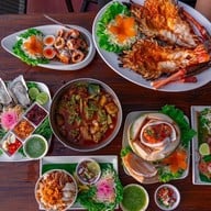 เมนูของร้าน เรือนชายน้ำ  cafe&restaurant