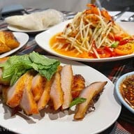 ส้มตำเปิดท้ายเจ๊เดือน นครปฐม