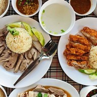 ข้าวมันไก่บ้านแม่