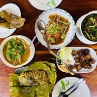 กุหลาบดอกใหม่ บายนิวไก่ย่างบัวตอง