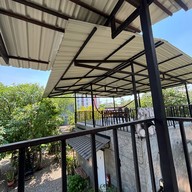 Kloset Cafe & Eatery -