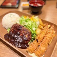 เมนูของร้าน N's COURT CAFE & DINING
