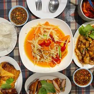 ส้มตำเปิดท้ายเจ๊เดือน นครปฐม