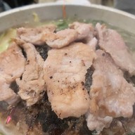 หมูกระทะเจ๊โรส เจ้าเดิมสะพานแดง