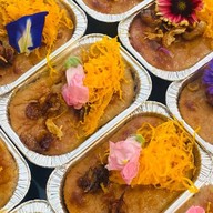 ขนมไทยไกลบ้าน DC x Krispy Curry Puff - คาเฟ่ขนมไทย กะหรี่ปั๊บ เค้ก เครื่องดื่ม ศรีนครินทร์