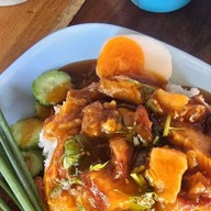 ชายสี่บะหมี่เกี๊ยว