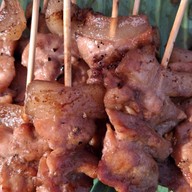 ข้าวเหนียวหมูปิ้ง&น่องไก่ทอดน้ำปลาตลาดนัดไดโนเสาร์