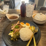 เมนูของร้าน ขาหมูกระทะทอง(ต้มถั่ว) คลองสาน - เจริญนคร - ตากสิน