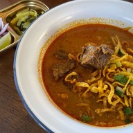 เมนูของร้าน เสน่ห์เหนือ [ข้าวซอย ขนมจีนน้ำเงี้ยว ก๋วยเตี๋ยวเนื้อตุ๋น ไก่ตุ๋น ตามสั่ง]