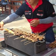 สมชายหมูปิ้ง (ตลาดเจ้าพรหม) & ชาใต้เข้มข้น