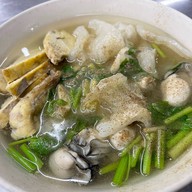เมนูของร้าน เฮียหวาน ข้าวต้มปลา สาทร