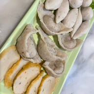 เมนูของร้าน เย็นตาโฟเครื่องทรงโดย อ.มัลลิการ์ แฟชั่นไอส์แลนด์