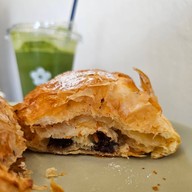 ON A CLOUD COFFEE & CROISSANT(วันนี้เปิดปกตินะคะ) Charoen Nakhon