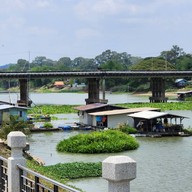 สวนอาหารนกน้อย จ.อุทัยธานี "ริมแม่น้ำสะแกกรัง"