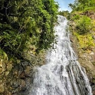 น้ำตกสาริกา