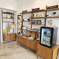 Roots at Ari อารีย์ซอย 4