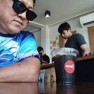 ตองเก้าคาเฟ่