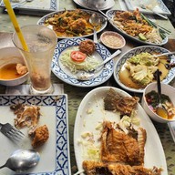 เมนูของร้าน บ้านคุณแม่ Ban Khun Mae ชั้น 2 มาบุญครอง