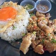 ฝู สะเต๊ะสะท้านเตา ตลาดสิริทรัพย์รังสิต