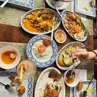 เมนูของร้าน บ้านคุณแม่ Ban Khun Mae ชั้น 2 มาบุญครอง