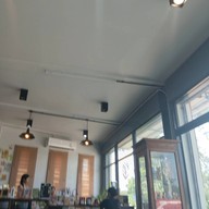 ตองเก้าคาเฟ่