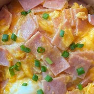 ข้าวไข่ล้น by beam